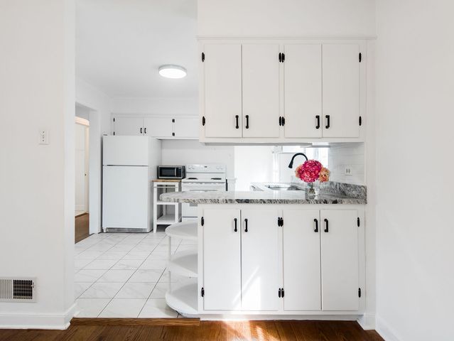 8727 Hamlin Avenue, Skokie, IL 60076