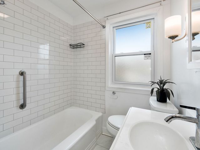 8727 Hamlin Avenue, Skokie, IL 60076