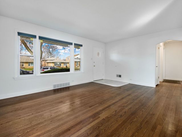 8727 Hamlin Avenue, Skokie, IL 60076