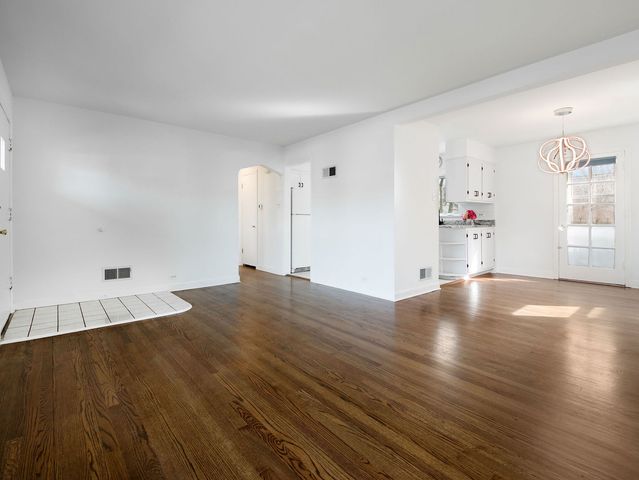 8727 Hamlin Avenue, Skokie, IL 60076