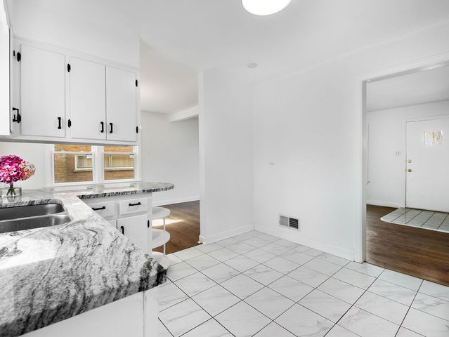 8727 Hamlin Avenue, Skokie, IL 60076