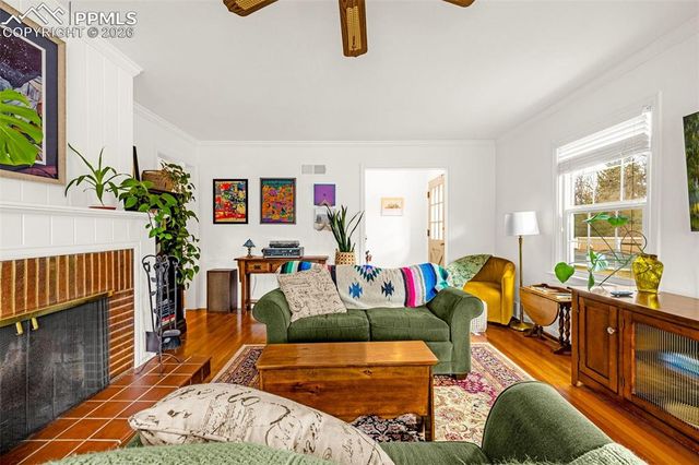 618 W Cheyenne Road, Colorado Springs, CO 80906