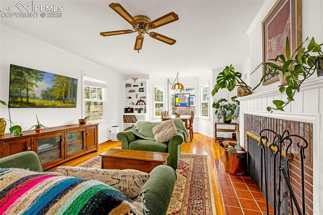 618 W Cheyenne Road, Colorado Springs, CO 80906