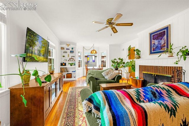 618 W Cheyenne Road, Colorado Springs, CO 80906