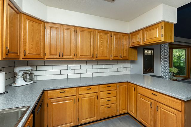502 5th Avenue SW, Altoona, IA 50009