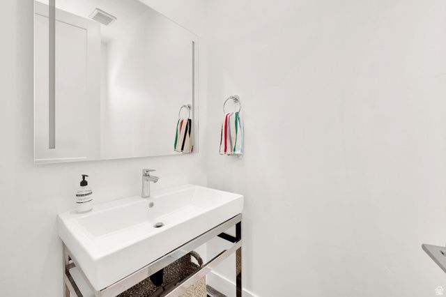 6366 W SUGARCANE DR, South Jordan, UT 84009