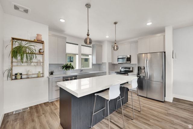 6366 W SUGARCANE DR, South Jordan, UT 84009