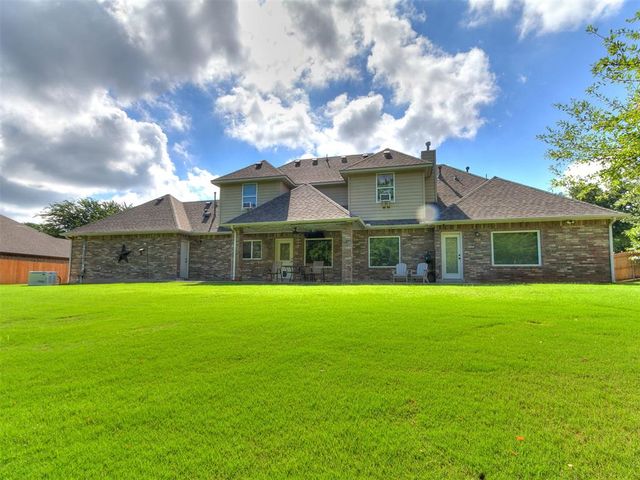 10649 Green Meadows Drive, Edmond, OK 73025