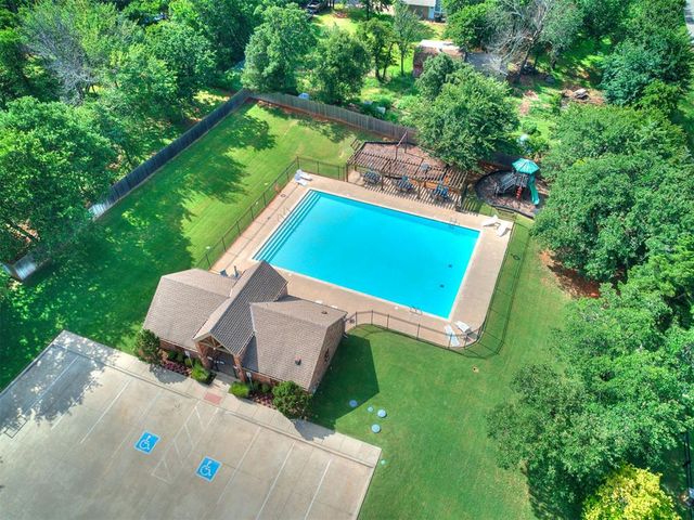 10649 Green Meadows Drive, Edmond, OK 73025