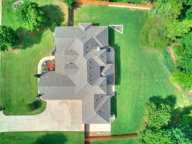 10649 Green Meadows Drive, Edmond, OK 73025