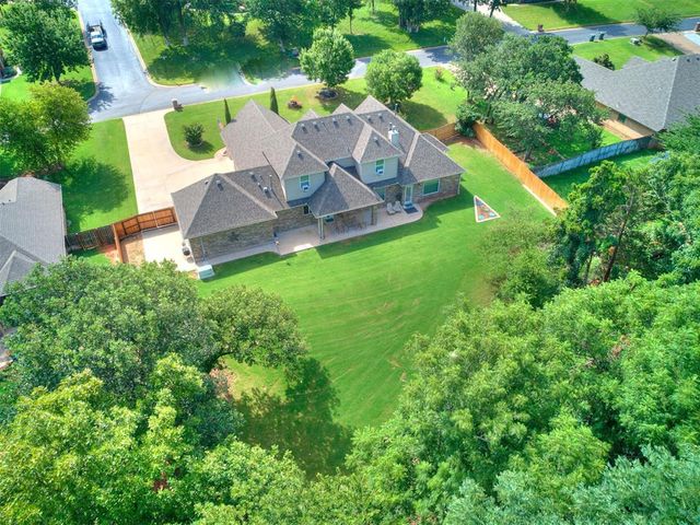 10649 Green Meadows Drive, Edmond, OK 73025