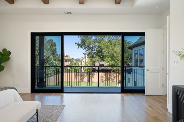 6437 Churchill Way, Dallas, TX 75230