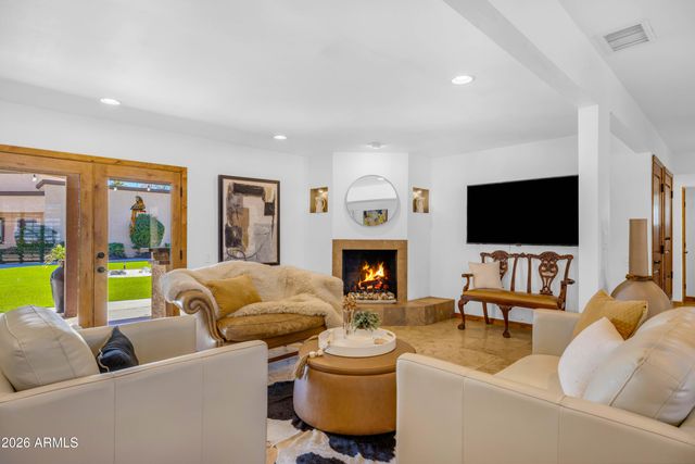 8611 E JENAN Drive, Scottsdale, AZ 85260