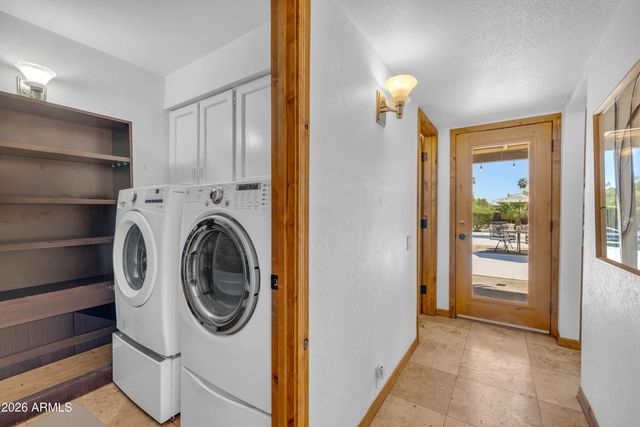 8611 E JENAN Drive, Scottsdale, AZ 85260