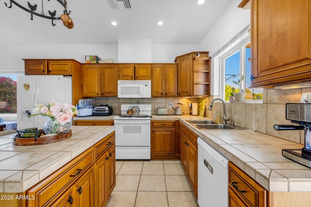 8611 E JENAN Drive, Scottsdale, AZ 85260