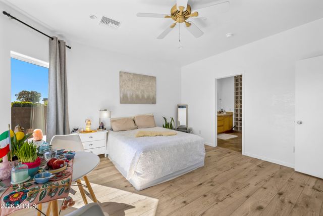 8611 E JENAN Drive, Scottsdale, AZ 85260