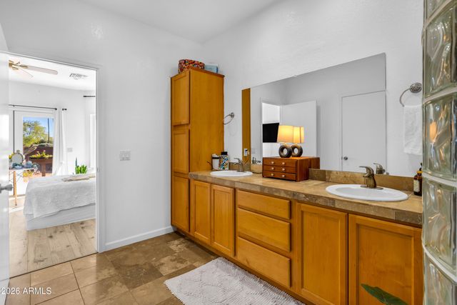 8611 E JENAN Drive, Scottsdale, AZ 85260