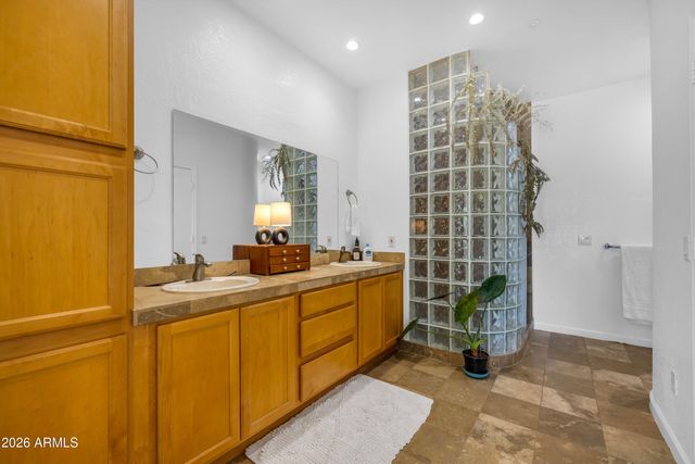 8611 E JENAN Drive, Scottsdale, AZ 85260