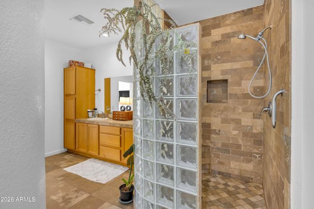 8611 E JENAN Drive, Scottsdale, AZ 85260