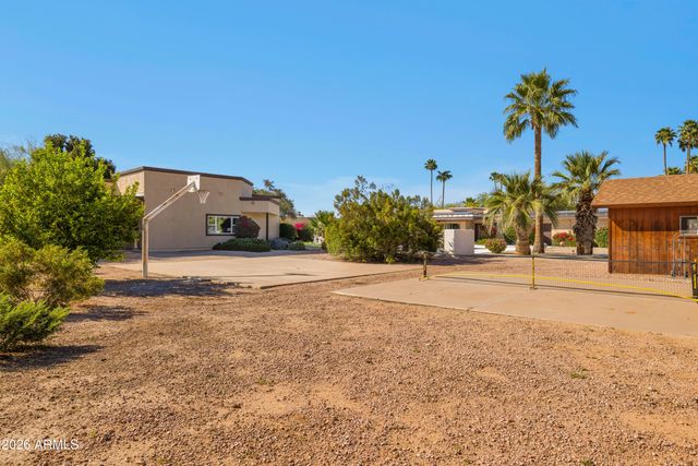 8611 E JENAN Drive, Scottsdale, AZ 85260