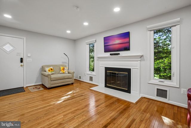 500 LITTLE FALLS ST, Falls Church, VA 22046