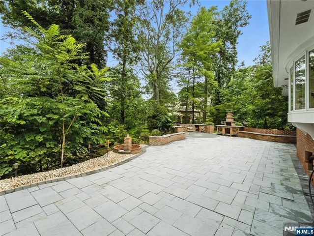 25 Timberline Way, Watchung, NJ 07069