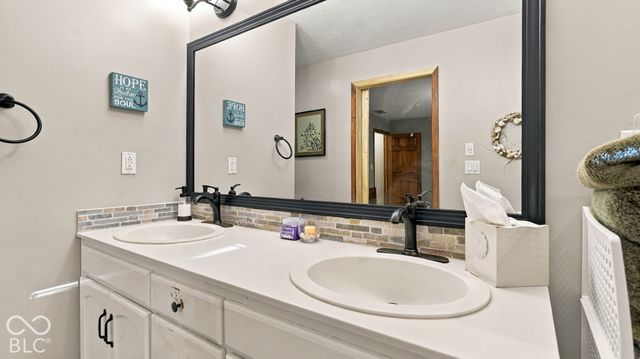 842 Deerfield Road, Anderson, IN 46012