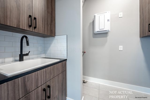 270 Dickenson Street, 403, Columbus, OH 43215