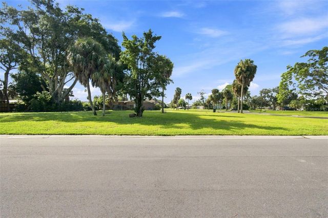 4647 VENETIAN BOULEVARD NE, St Petersburg, FL 33703