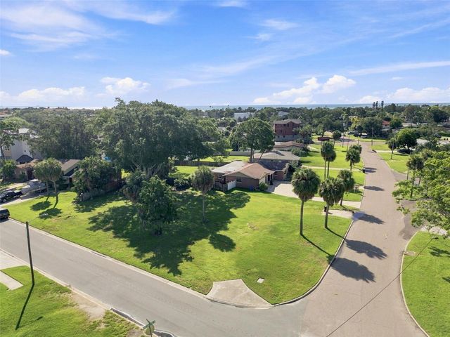 4647 VENETIAN BOULEVARD NE, St Petersburg, FL 33703