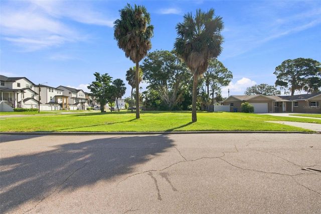 4647 VENETIAN BOULEVARD NE, St Petersburg, FL 33703