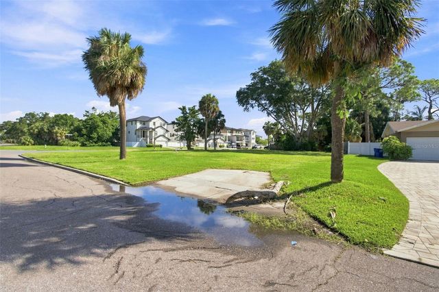 4647 VENETIAN BOULEVARD NE, St Petersburg, FL 33703
