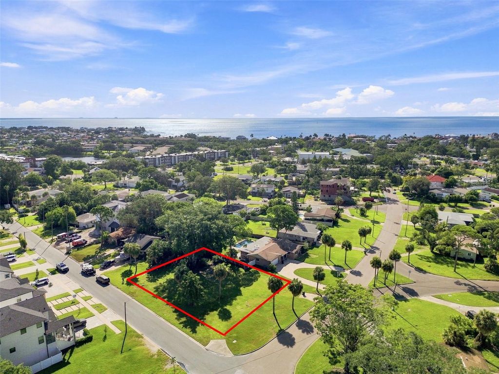 4647 VENETIAN BOULEVARD NE, St Petersburg, FL 33703