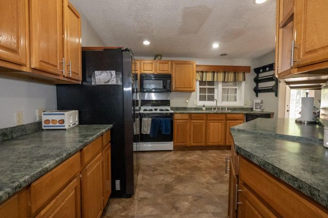 9025 Nugent Avenue NE, Rockford, MI 49341