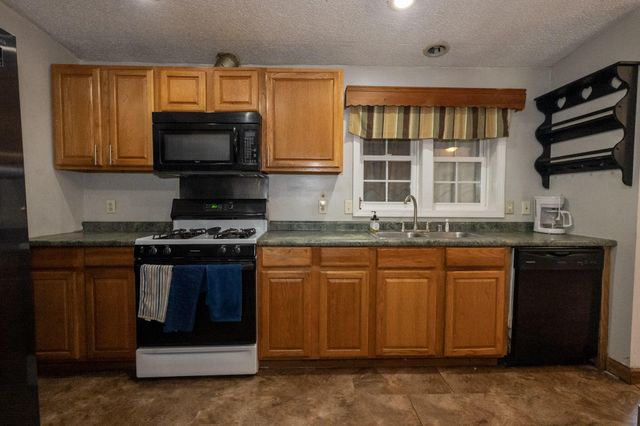 9025 Nugent Avenue NE, Rockford, MI 49341