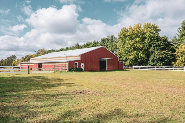 9025 Nugent Avenue NE, Rockford, MI 49341