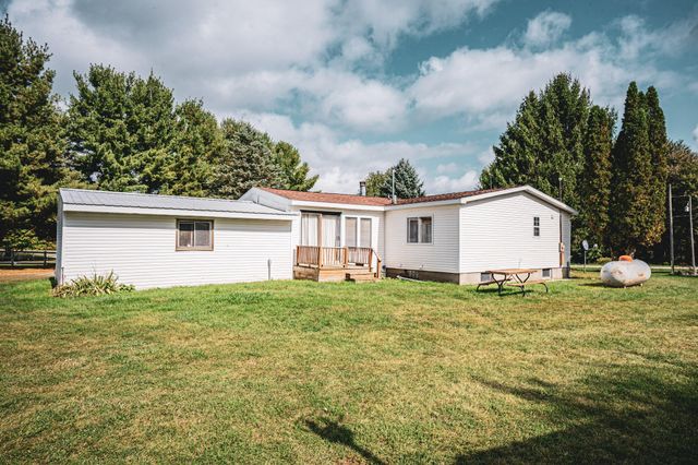 9025 Nugent Avenue NE, Rockford, MI 49341