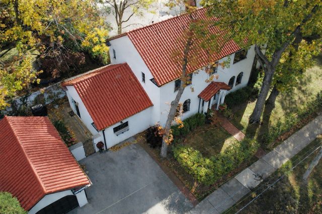 285 Vernon Avenue, Glencoe, IL 60022