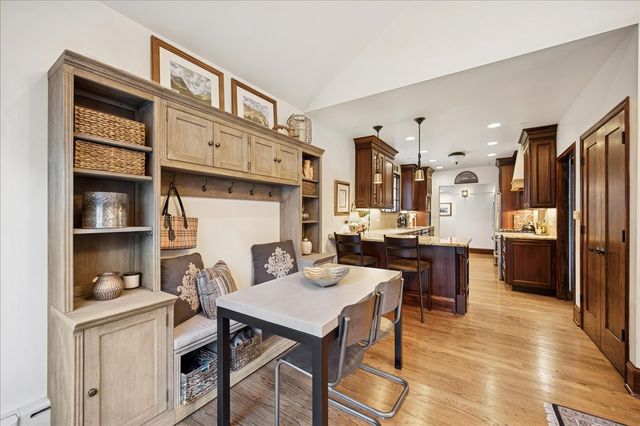 285 Vernon Avenue, Glencoe, IL 60022