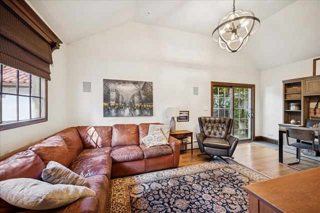 285 Vernon Avenue, Glencoe, IL 60022