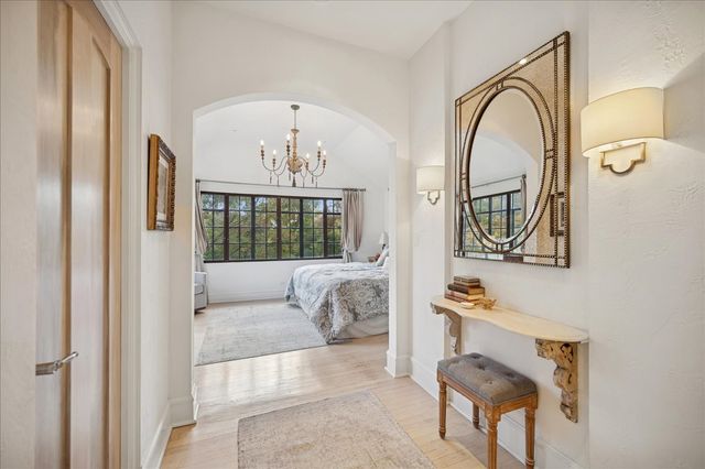 285 Vernon Avenue, Glencoe, IL 60022