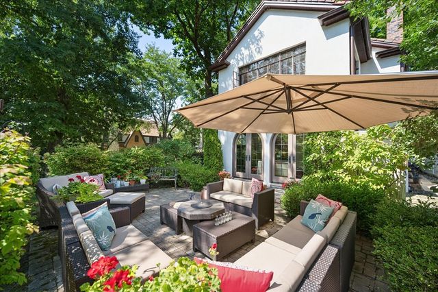 285 Vernon Avenue, Glencoe, IL 60022