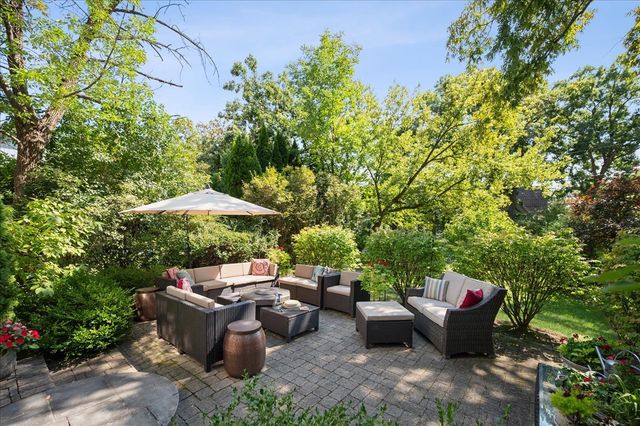 285 Vernon Avenue, Glencoe, IL 60022