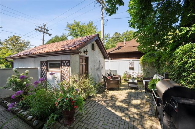 285 Vernon Avenue, Glencoe, IL 60022