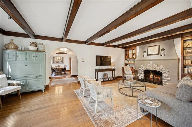 285 Vernon Avenue, Glencoe, IL 60022