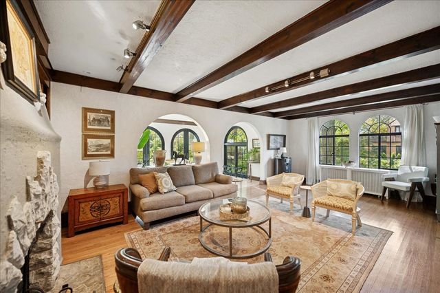 285 Vernon Avenue, Glencoe, IL 60022