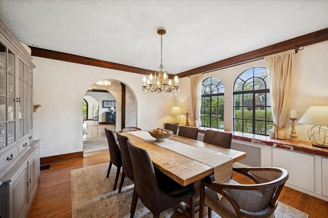 285 Vernon Avenue, Glencoe, IL 60022