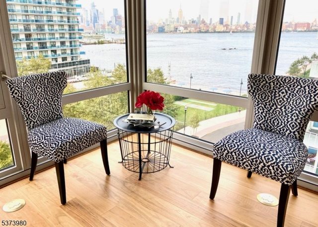 2 Shore Ln, Jersey City, NJ 07310