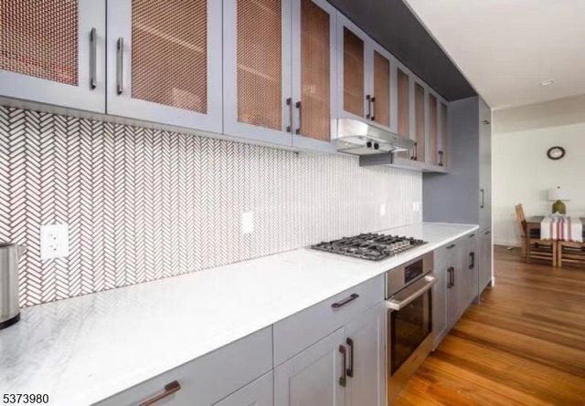 2 Shore Ln, Jersey City, NJ 07310