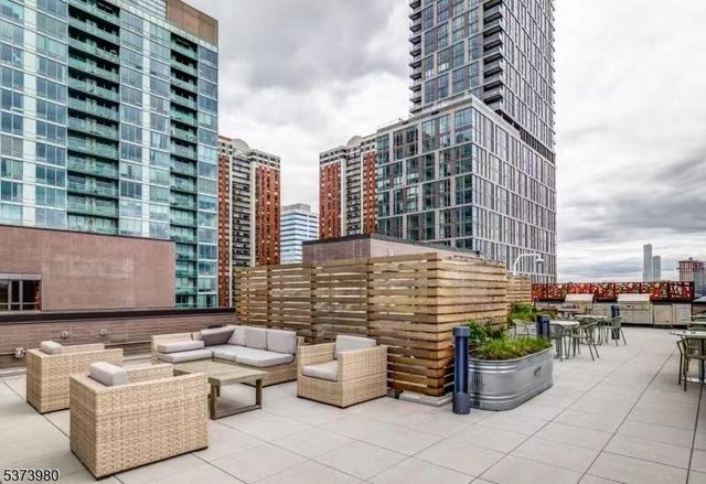 2 Shore Ln, Jersey City, NJ 07310